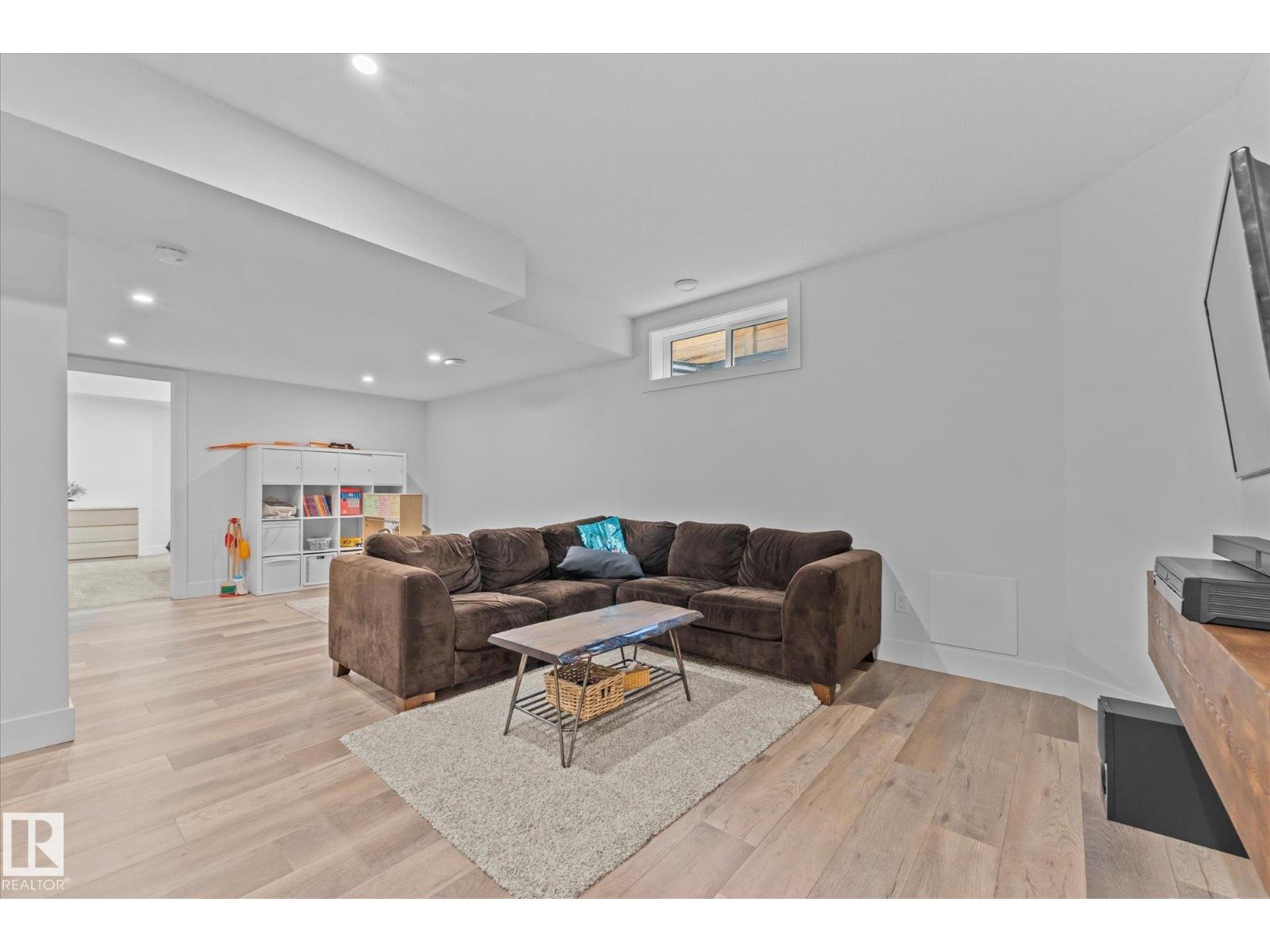 Photo 40 of 15603 64 St Nw, Edmonton AB