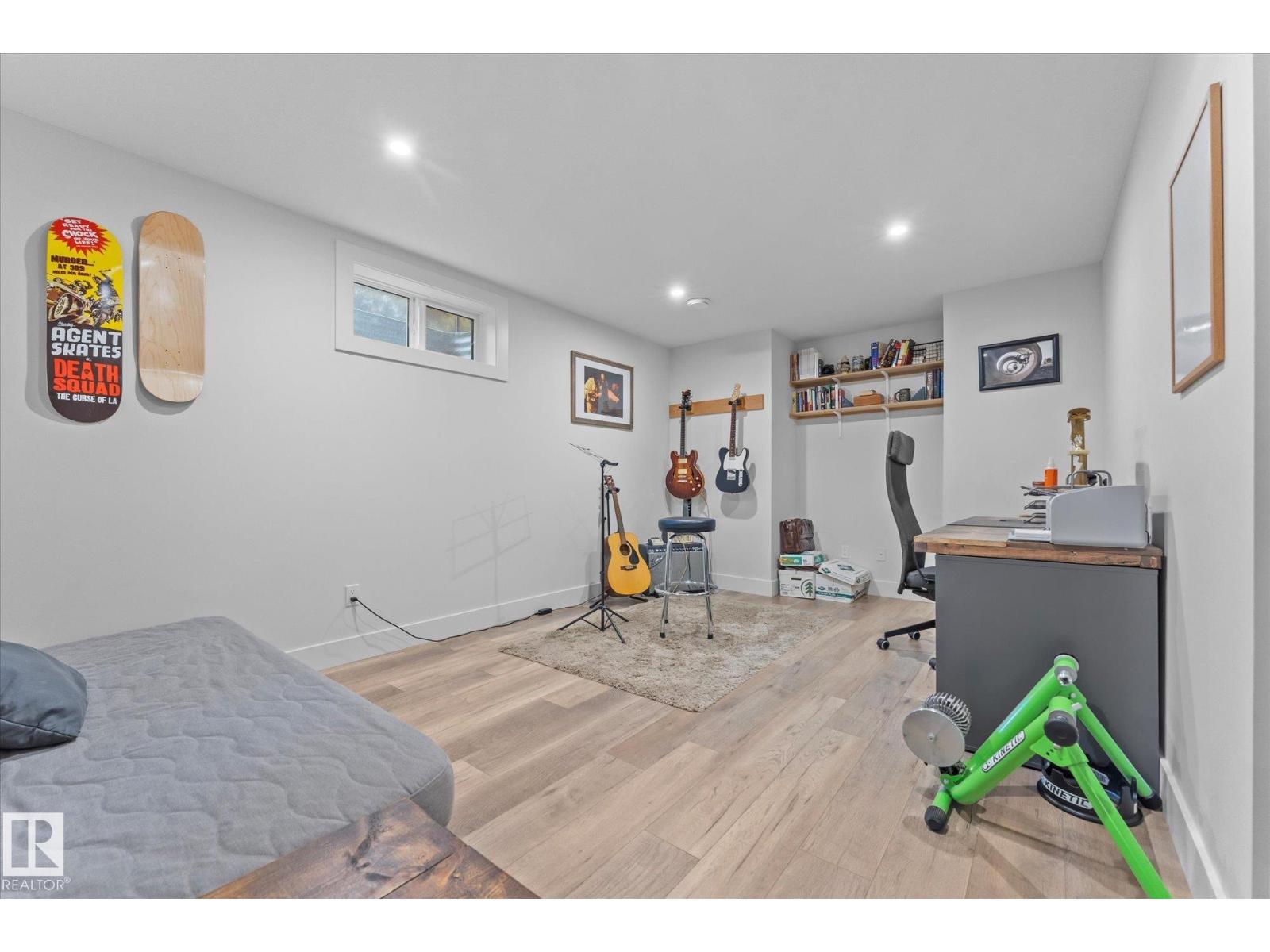 Photo 42 of 15603 64 St Nw, Edmonton AB
