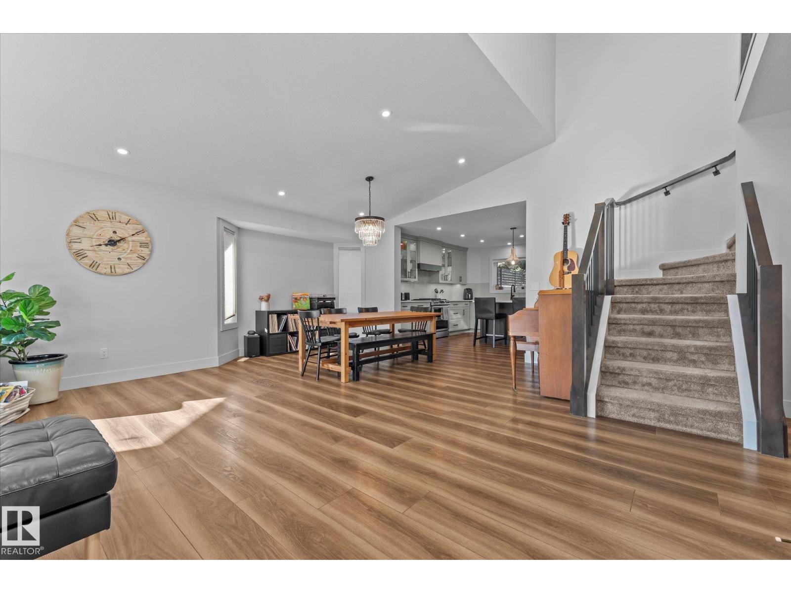 Photo 5 of 15603 64 St Nw, Edmonton AB