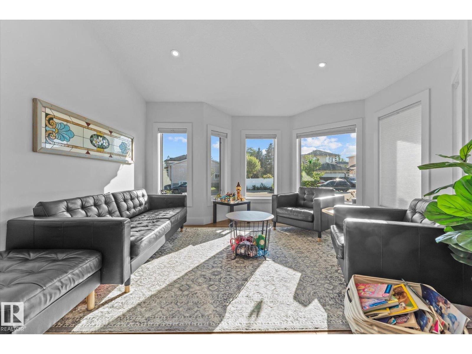 Photo 6 of 15603 64 St Nw, Edmonton AB