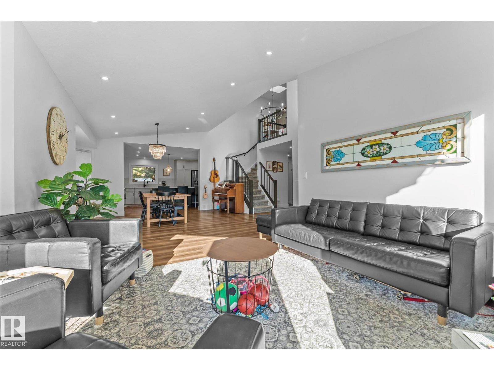 Photo 8 of 15603 64 St Nw, Edmonton AB