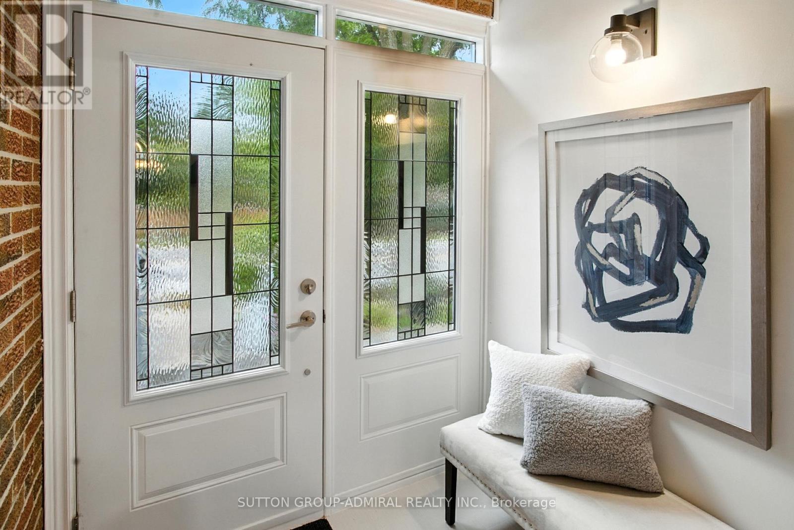 Photo 5 of 14 Willowbrook Road, Markham ON