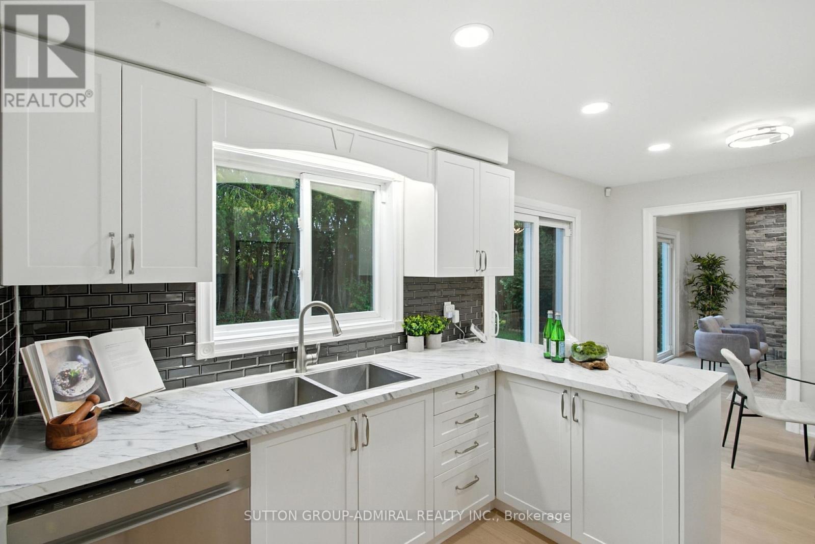 Photo 12 of 14 Willowbrook Road, Markham ON