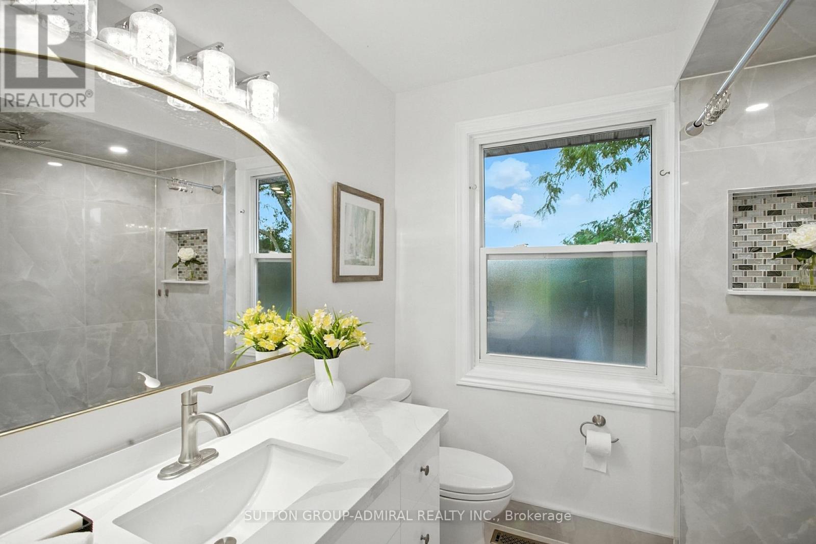 Photo 27 of 14 Willowbrook Road, Markham ON
