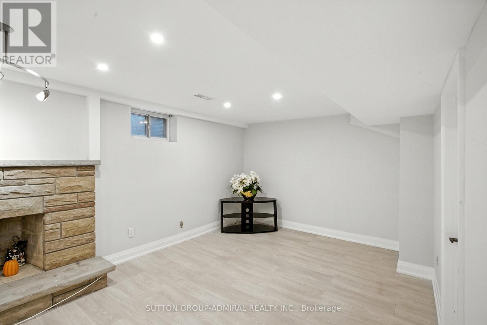Photo 28 of 14 Willowbrook Road, Markham ON
