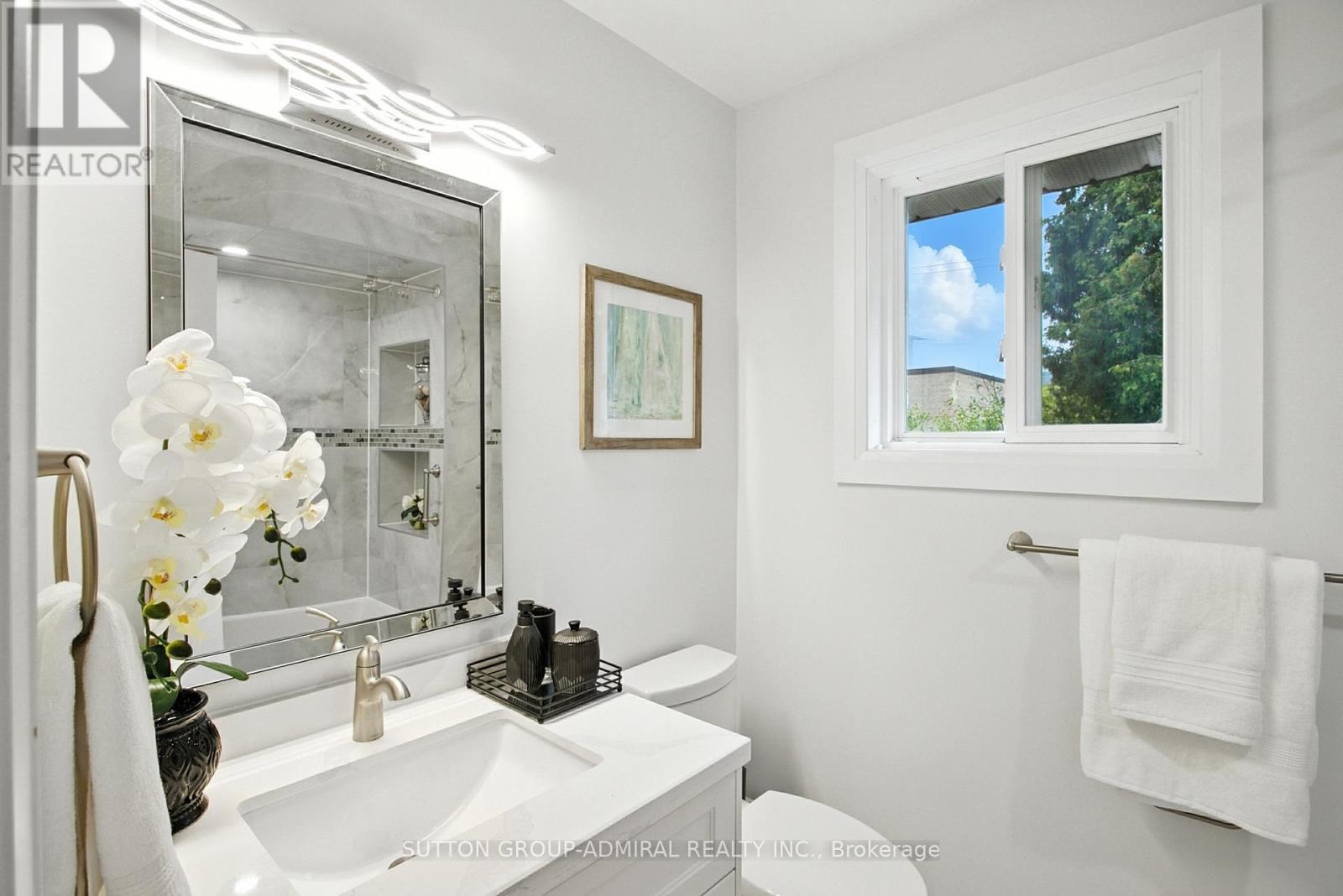 Photo 22 of 14 Willowbrook Road, Markham ON