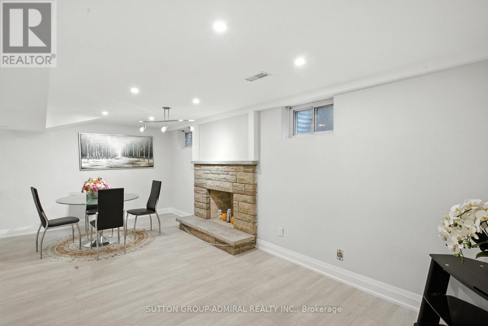 Photo 29 of 14 Willowbrook Road, Markham ON