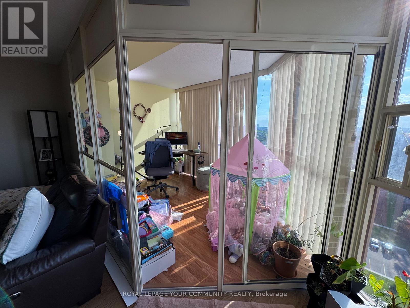 Photo 9 of 1507 20 Baif Boulevard, Richmond Hill ON