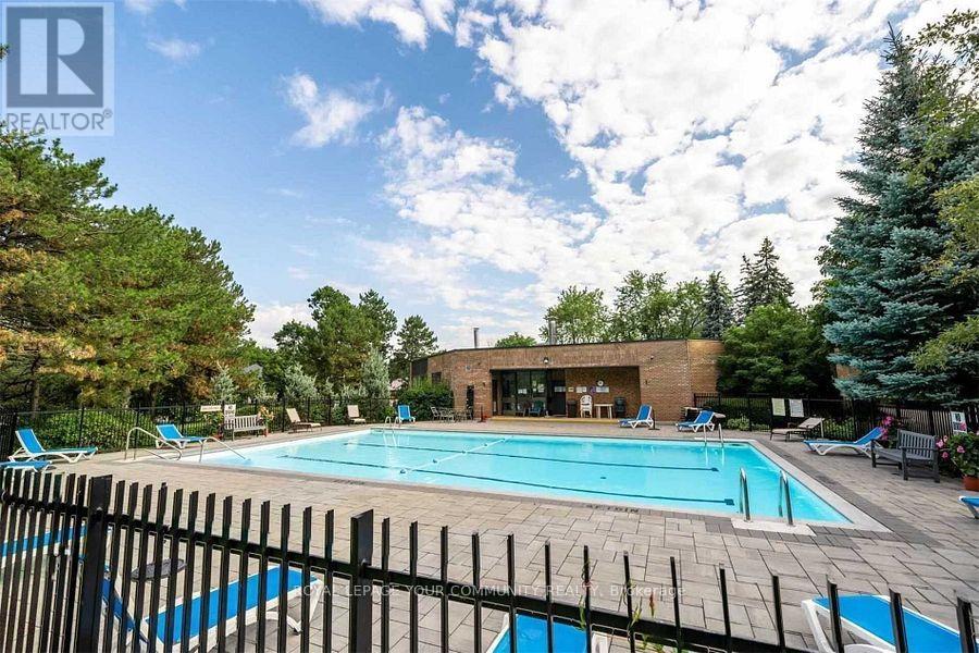 Photo 13 of 1507 20 Baif Boulevard, Richmond Hill ON