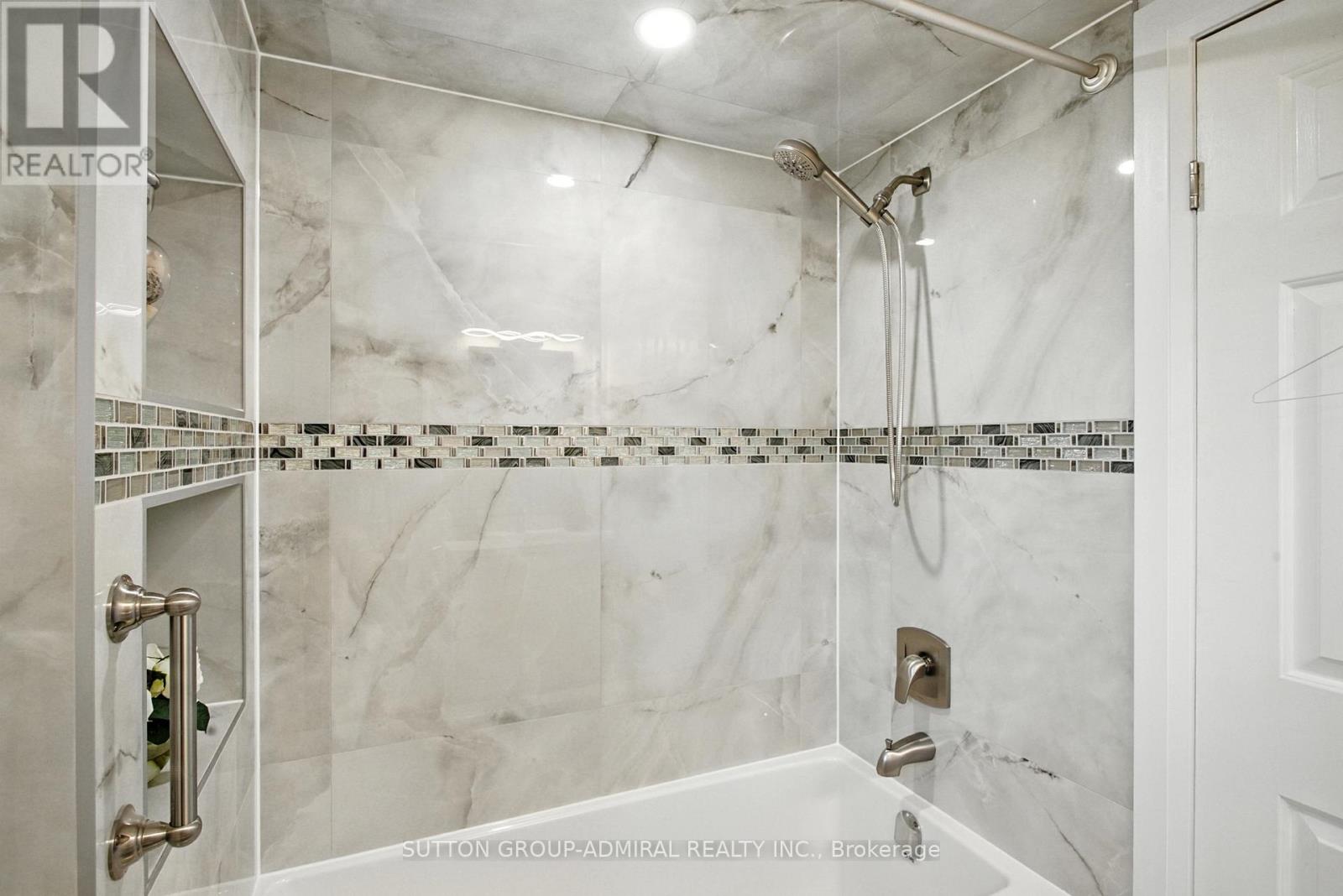 Photo 23 of 14 Willowbrook Road, Markham ON