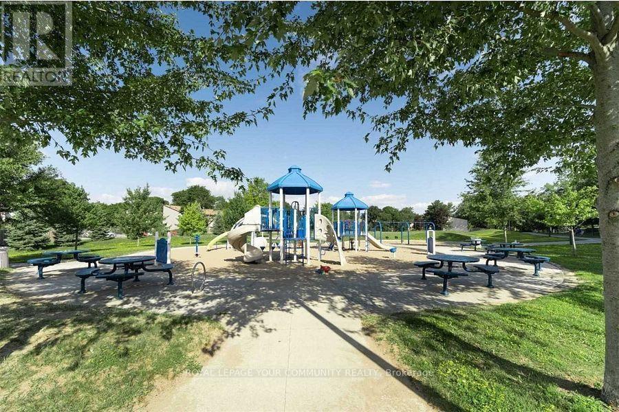 Photo 14 of 1507 20 Baif Boulevard, Richmond Hill ON