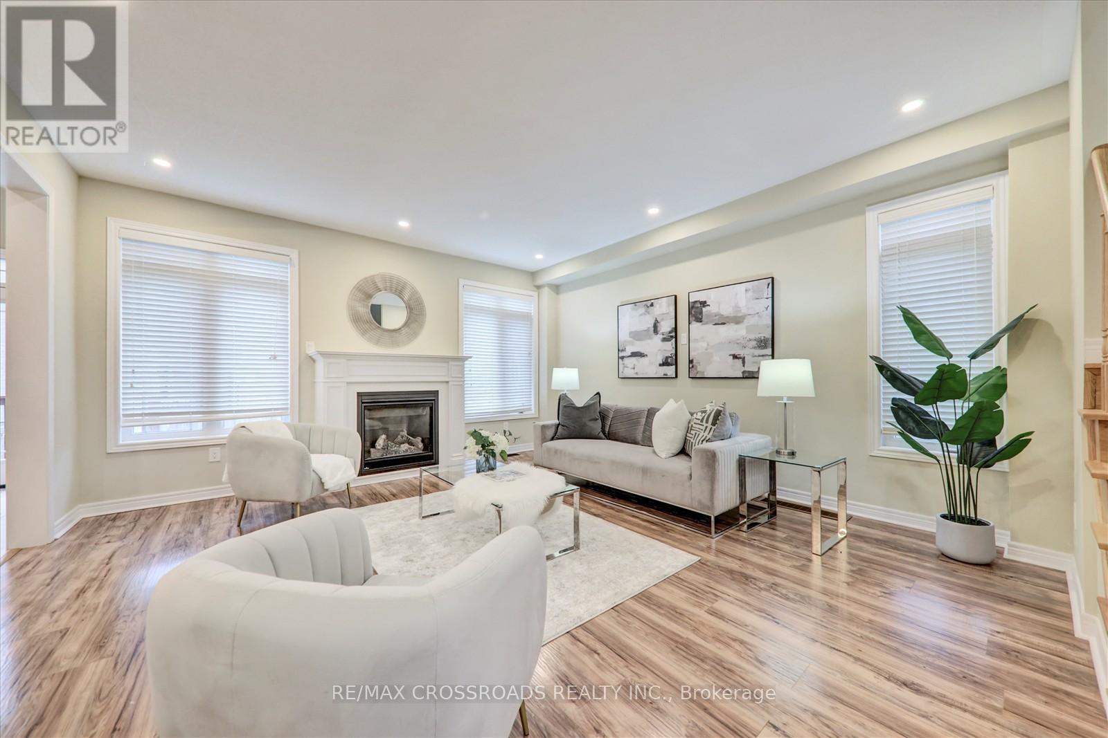 Photo 10 of 2 Parker Lane, New Tecumseth ON