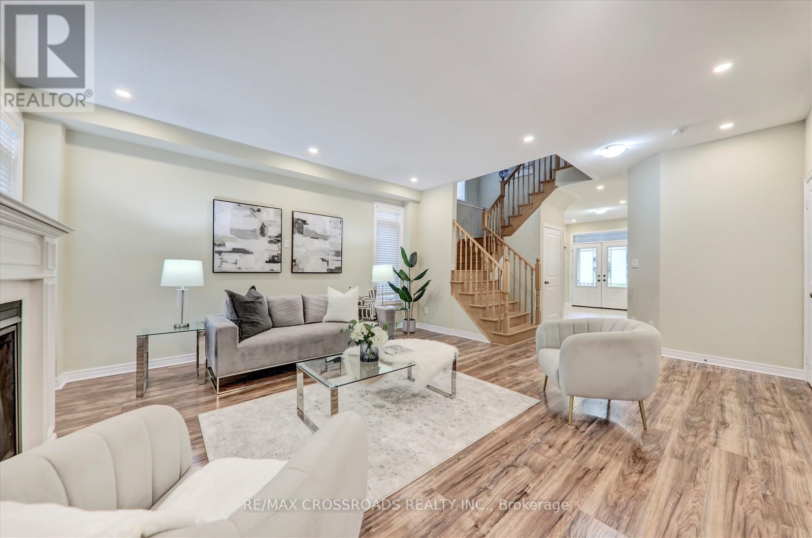 Photo 11 of 2 Parker Lane, New Tecumseth ON