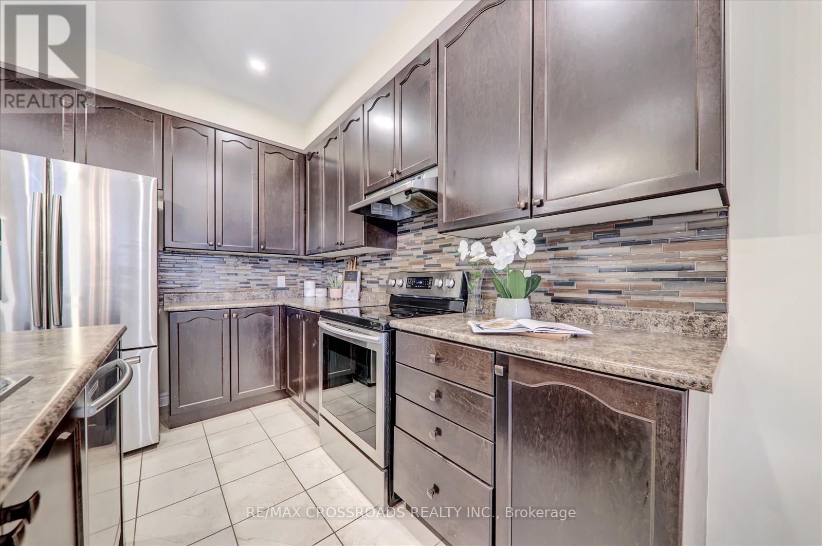 Photo 15 of 2 Parker Lane, New Tecumseth ON