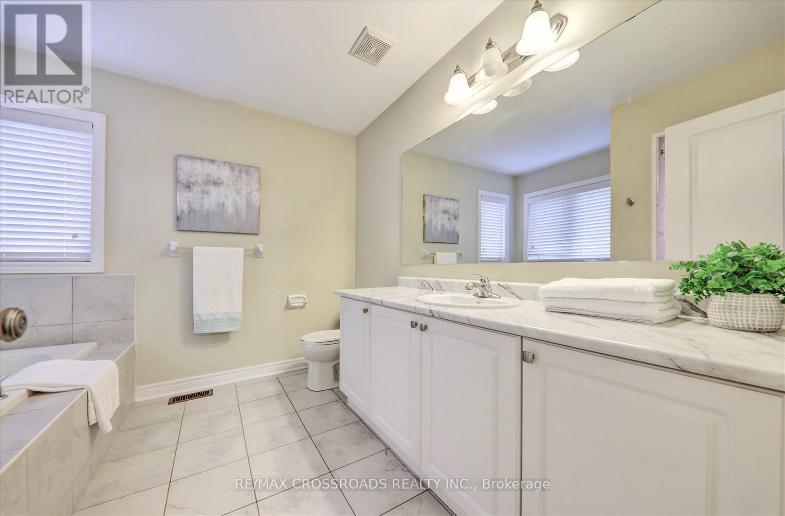 Photo 24 of 2 Parker Lane, New Tecumseth ON