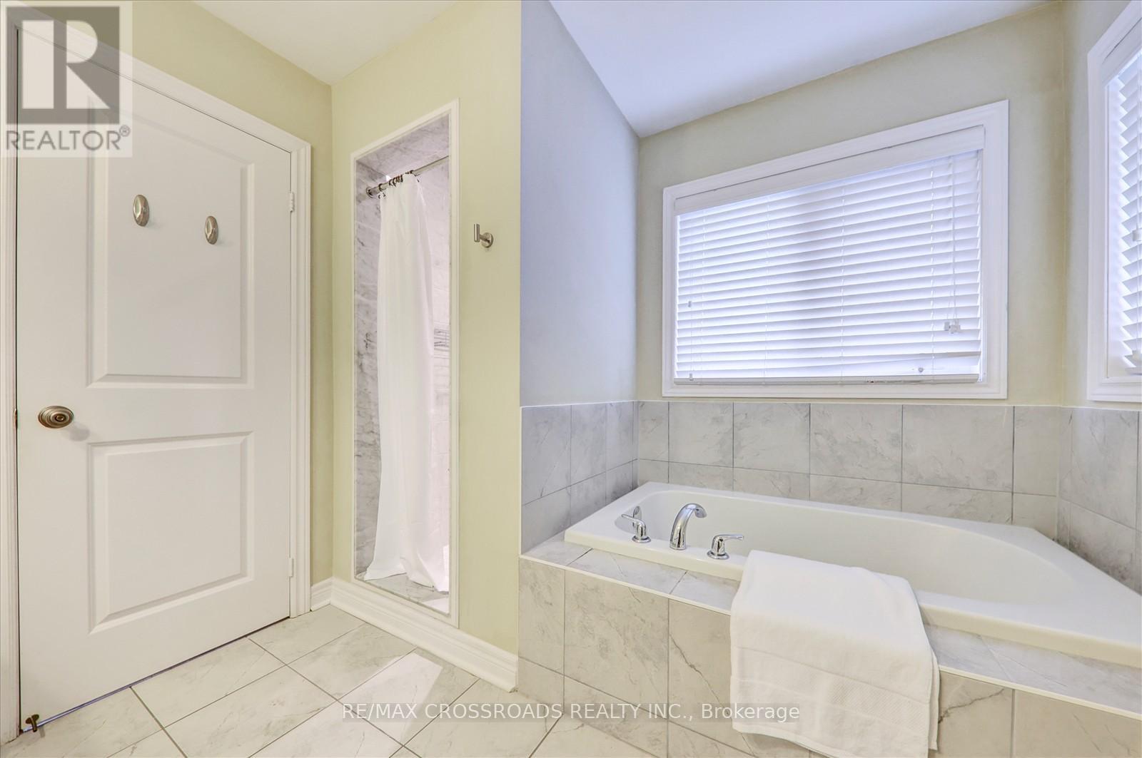 Photo 25 of 2 Parker Lane, New Tecumseth ON