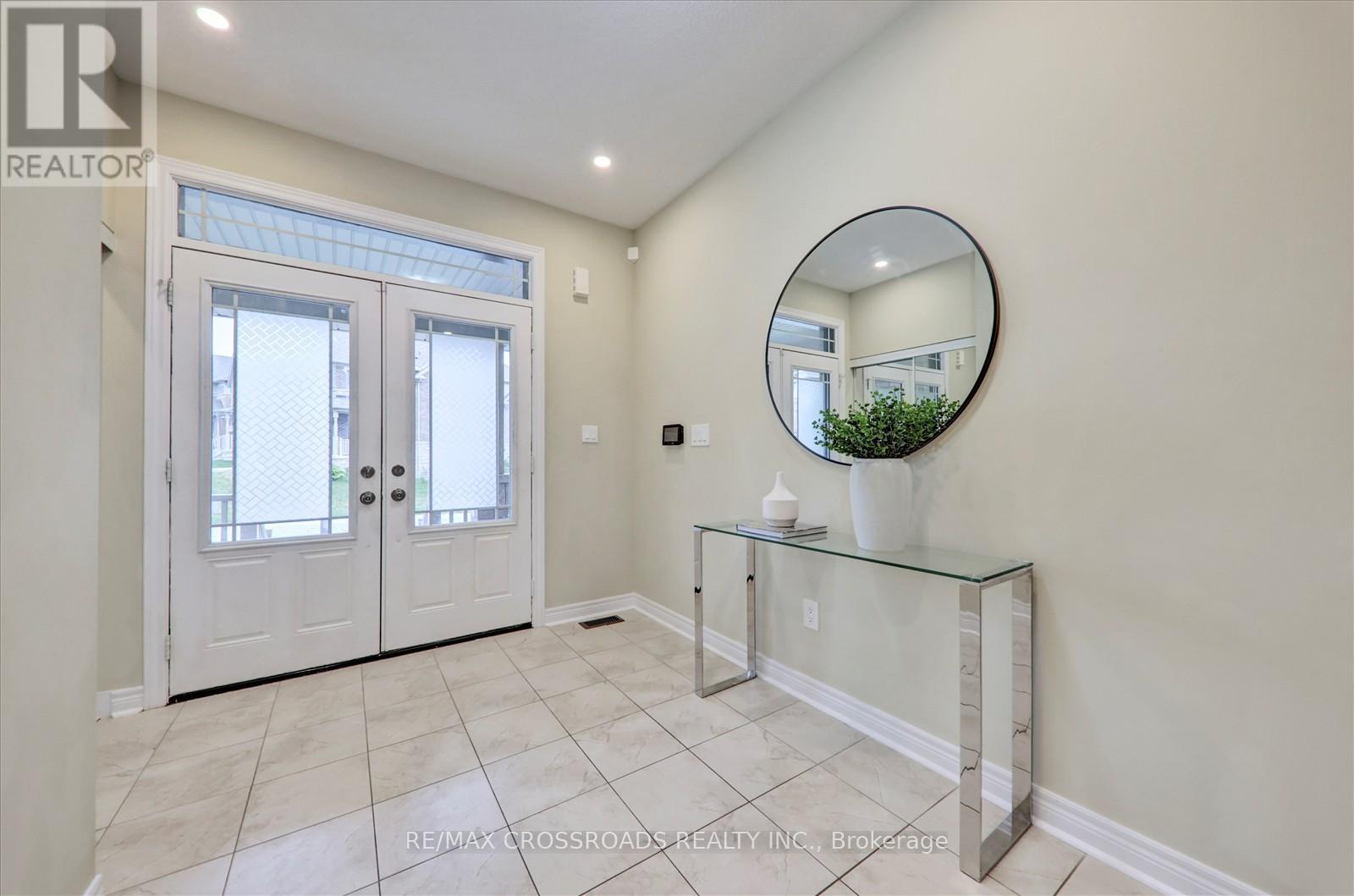 Photo 9 of 2 Parker Lane, New Tecumseth ON