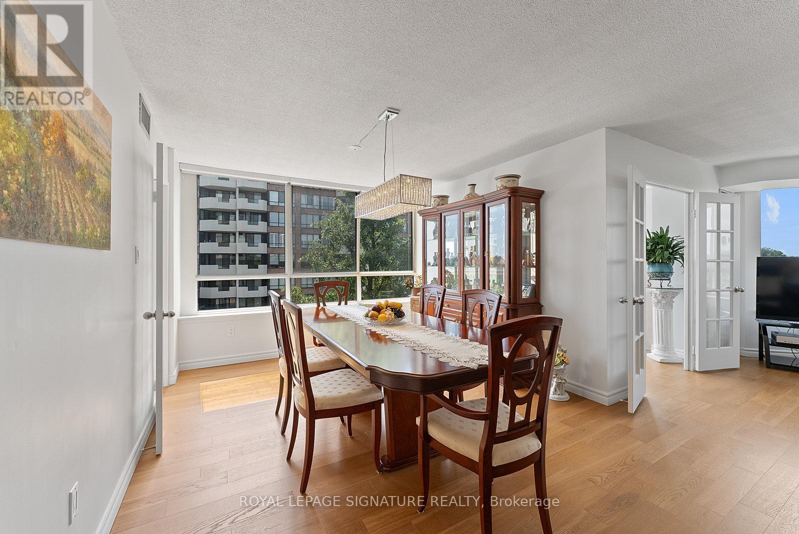 Photo 10 of 524 25 Austin Drive, Markham ON