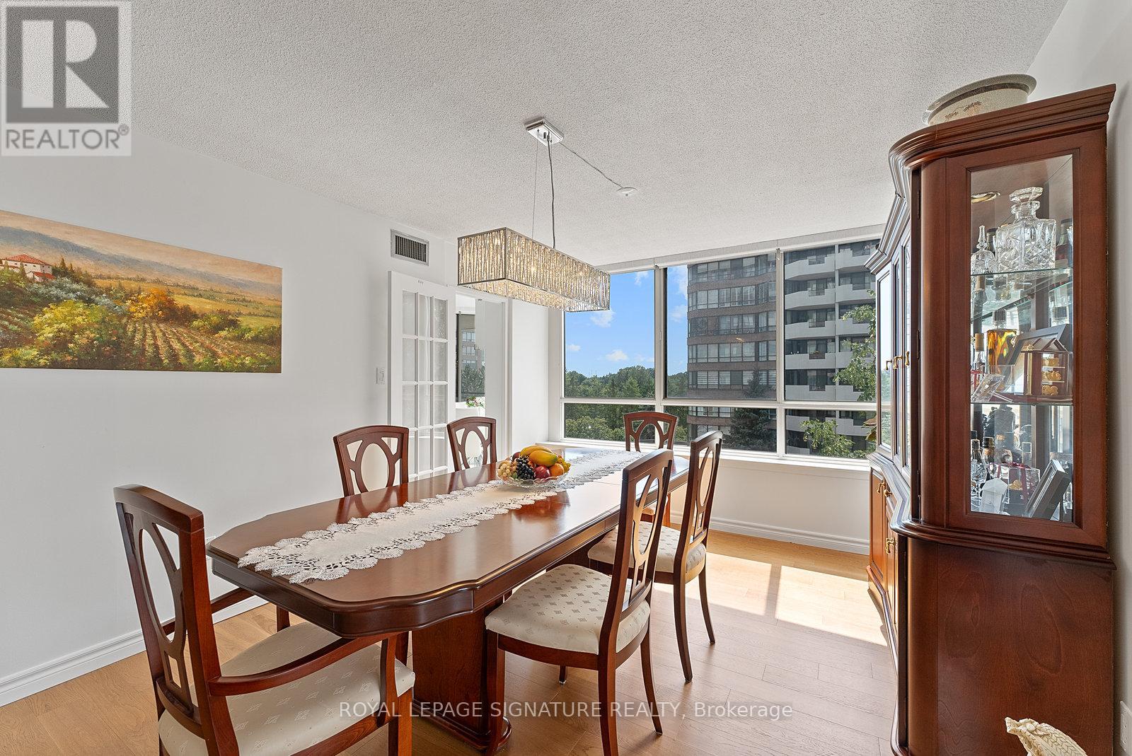 Photo 11 of 524 25 Austin Drive, Markham ON