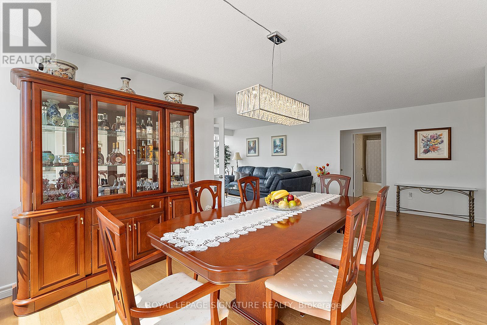 Photo 12 of 524 25 Austin Drive, Markham ON