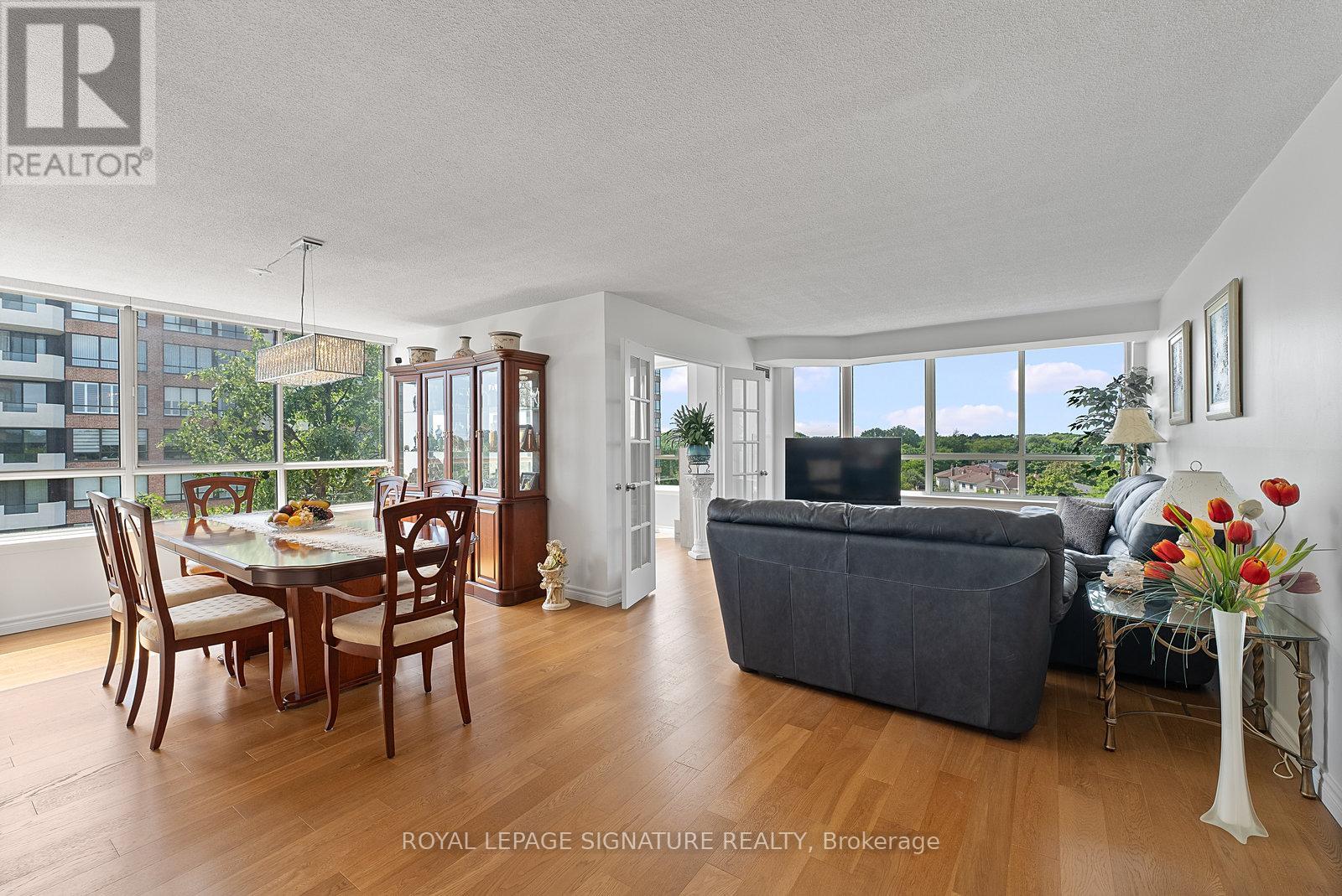 Photo 3 of 524 25 Austin Drive, Markham ON