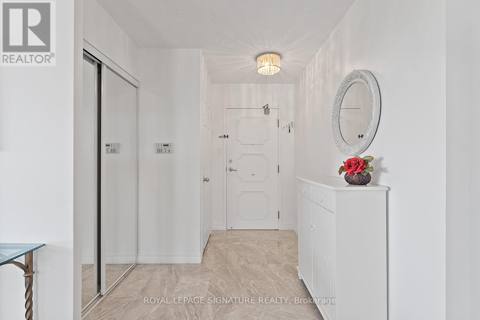 Photo 33 of 524 25 Austin Drive, Markham ON