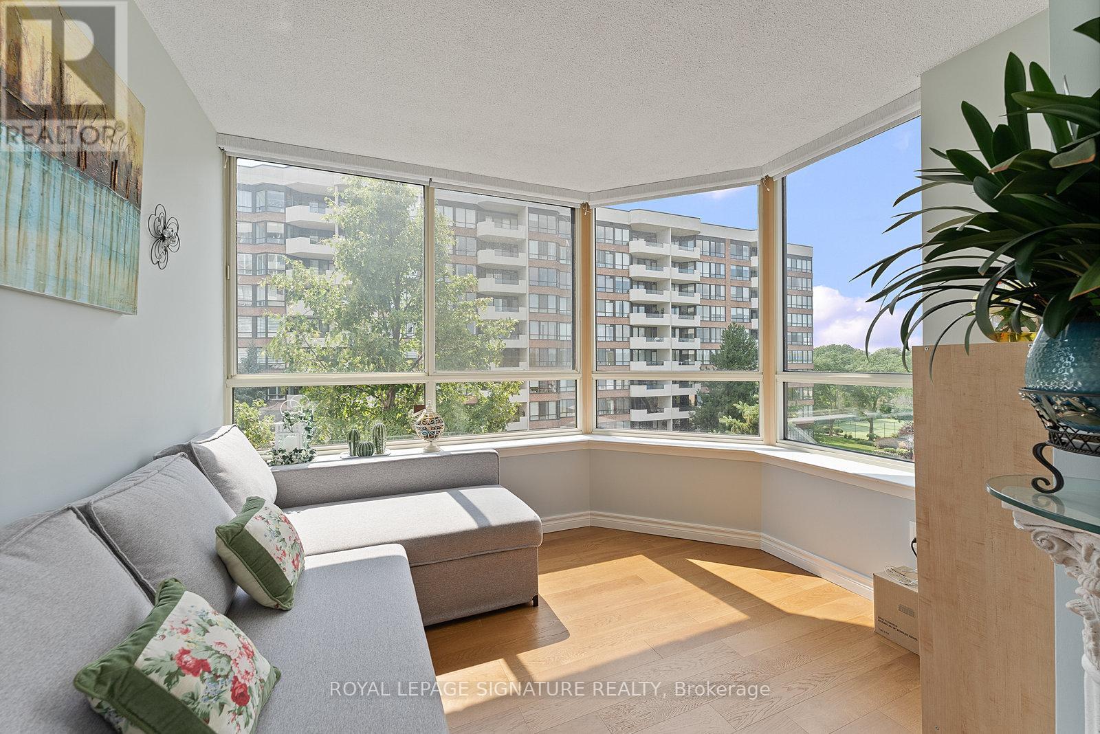 Photo 7 of 524 25 Austin Drive, Markham ON