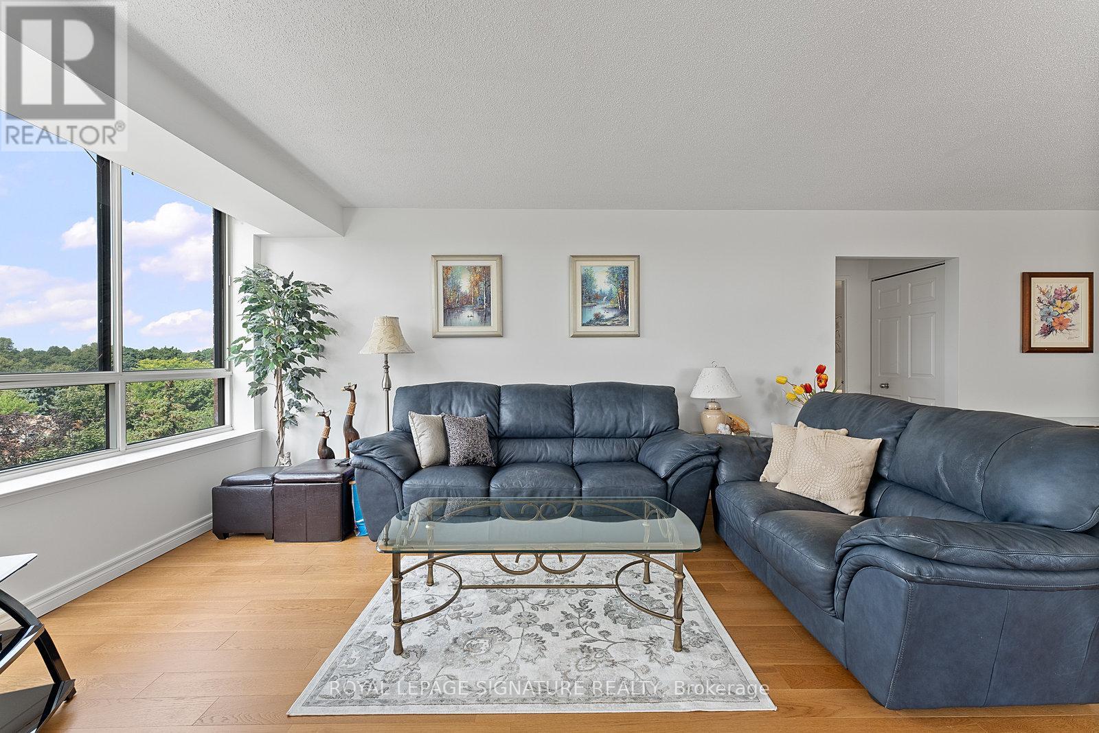 Photo 9 of 524 25 Austin Drive, Markham ON