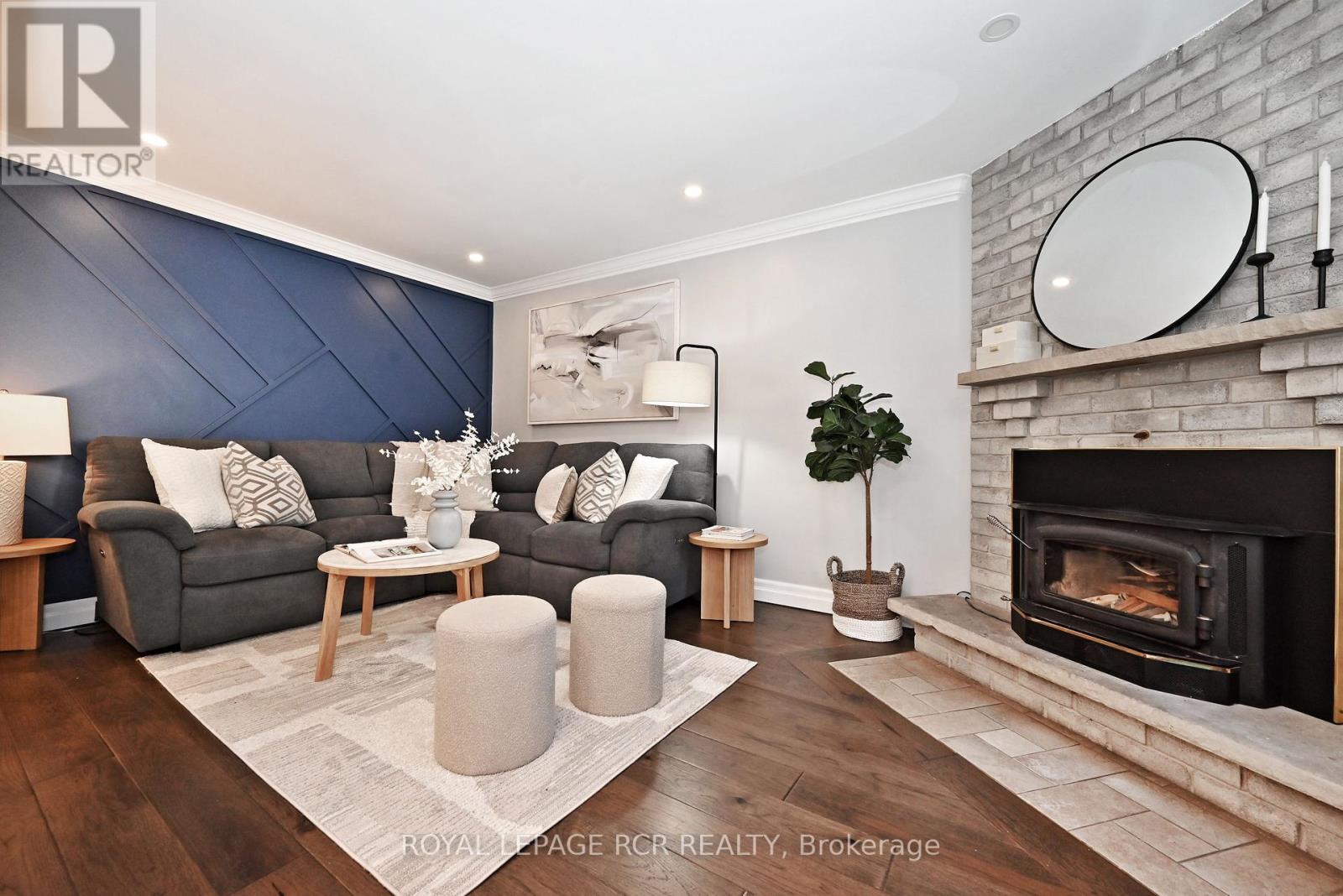 Photo 21 of 24 Murdock Avenue, Aurora ON
