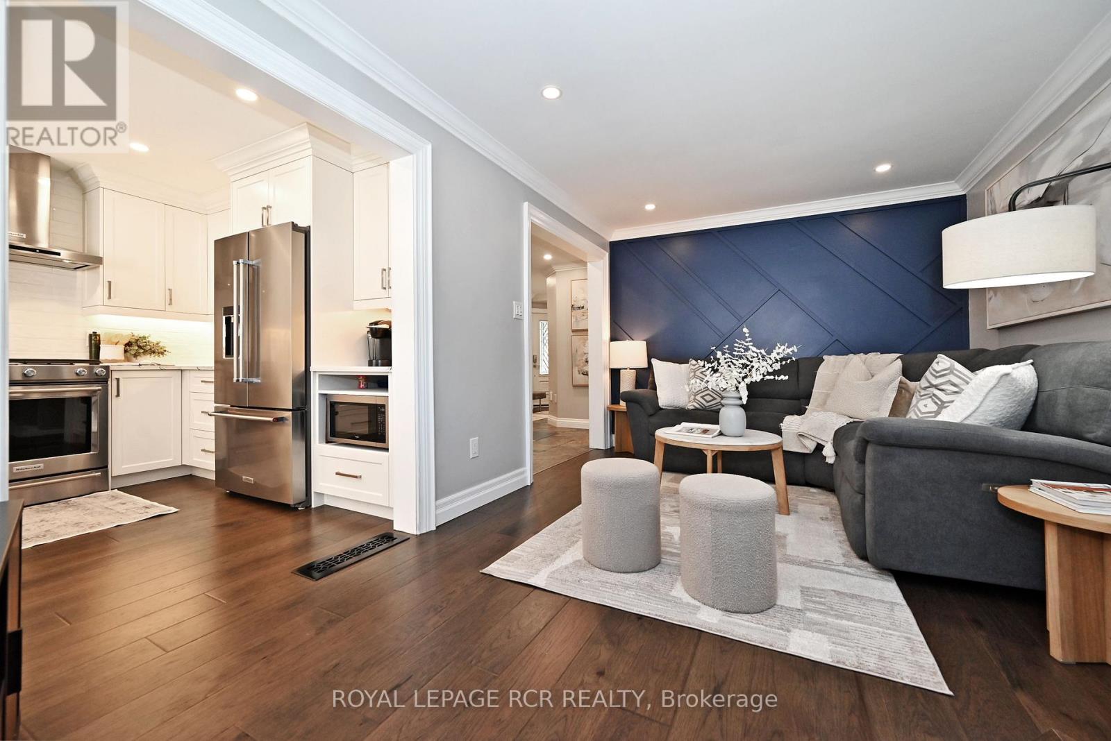 Photo 22 of 24 Murdock Avenue, Aurora ON