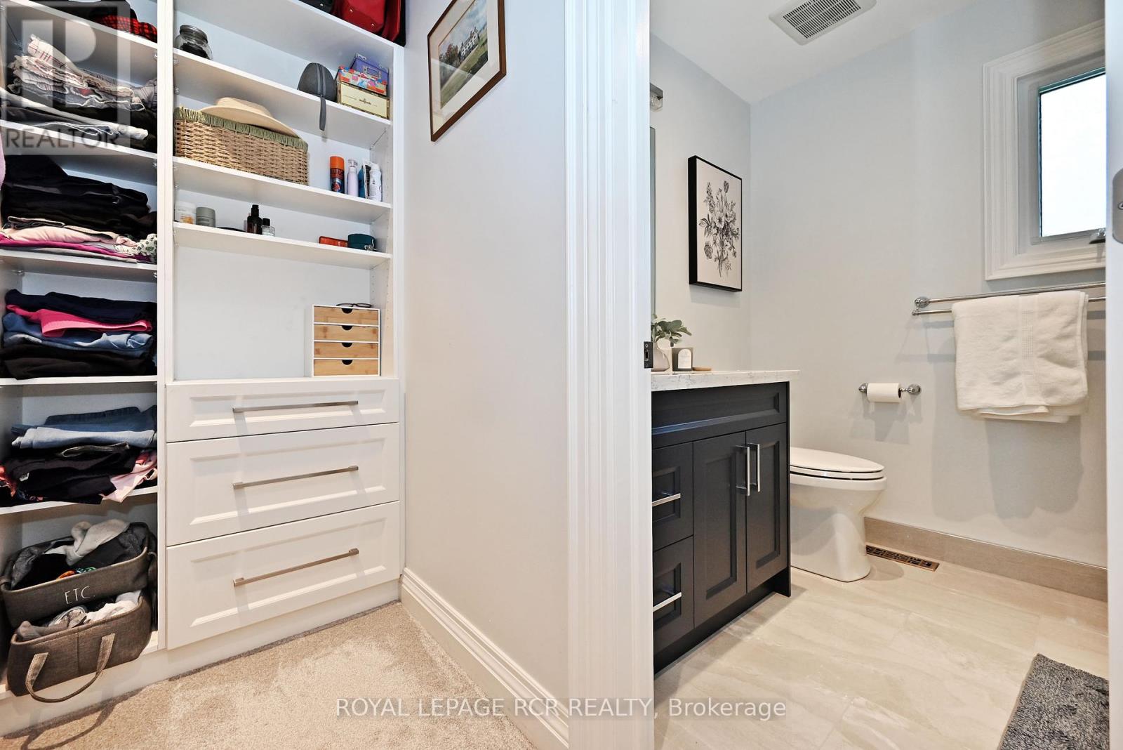 Photo 25 of 24 Murdock Avenue, Aurora ON