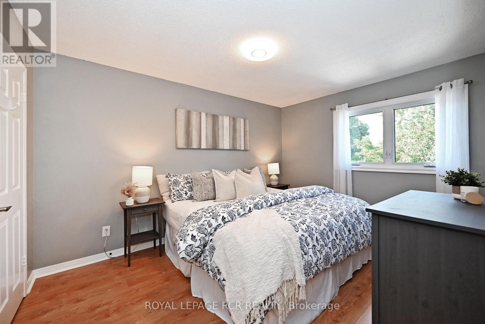 Photo 27 of 24 Murdock Avenue, Aurora ON