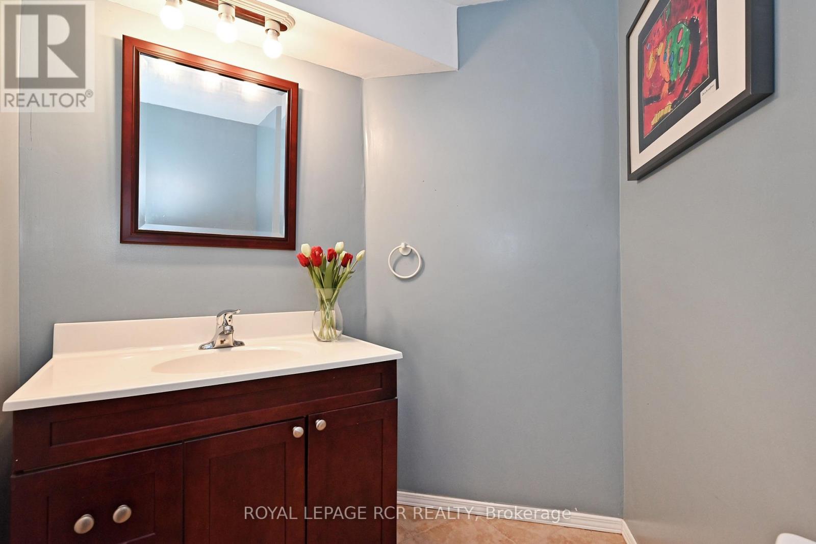 Photo 33 of 24 Murdock Avenue, Aurora ON