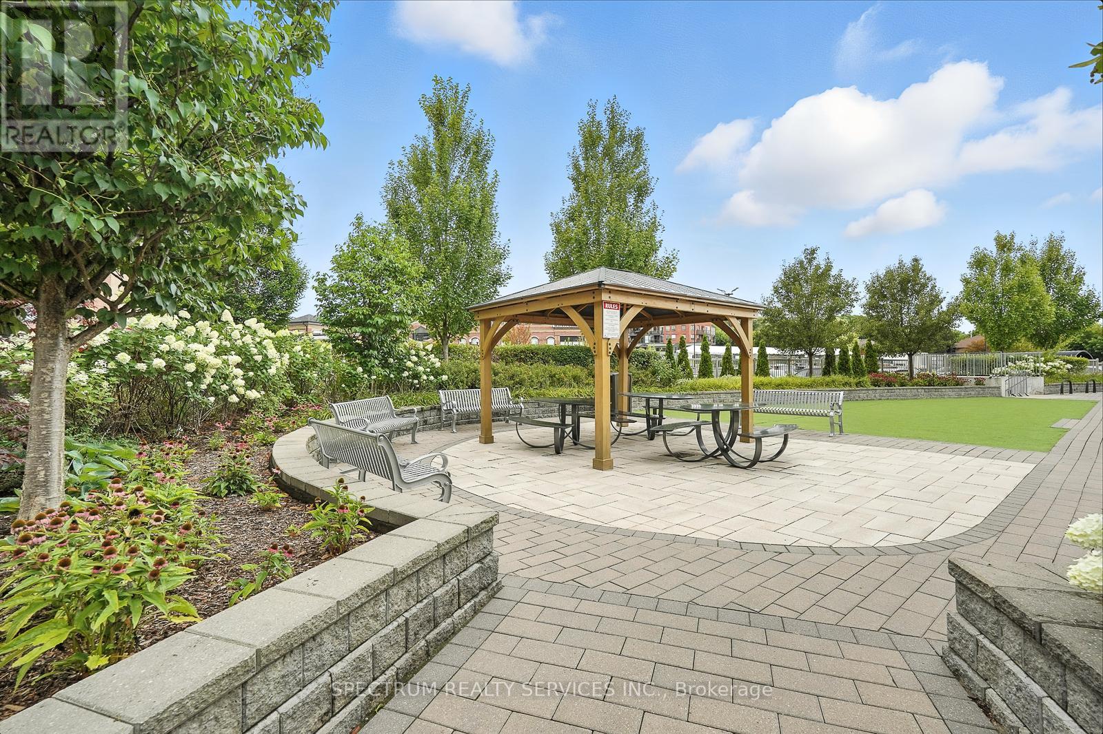 Photo 32 of 411 86 Woodbridge Avenue, Vaughan ON