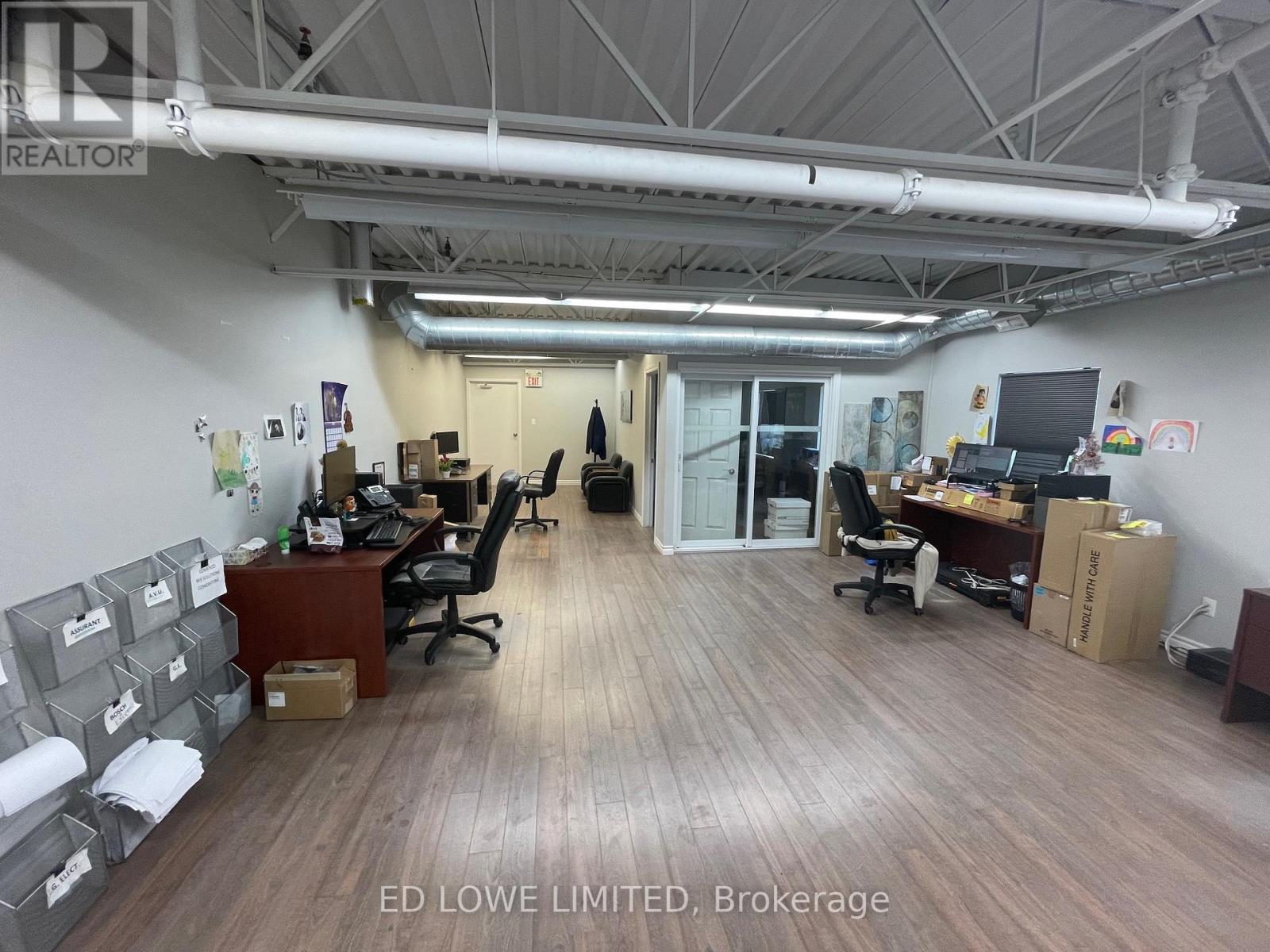 Photo 14 of 18 19 647 Welham Road, Barrie ON