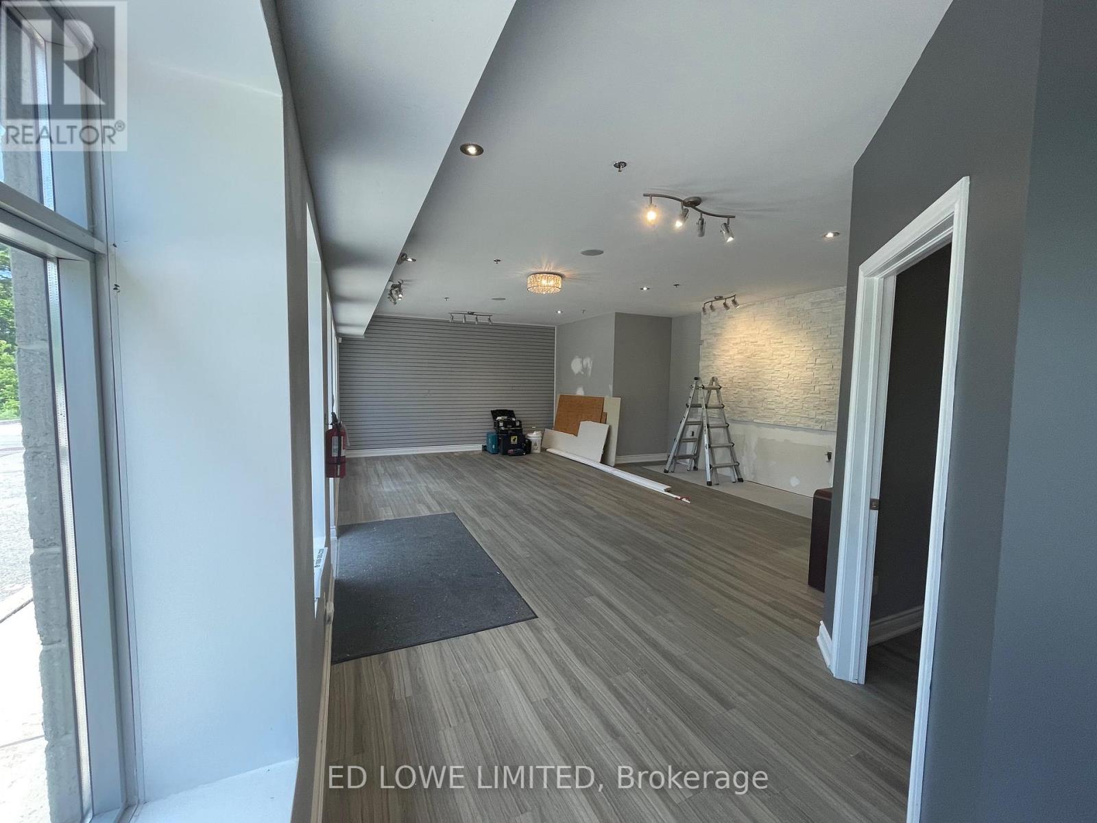 Photo 6 of 18 19 647 Welham Road, Barrie ON