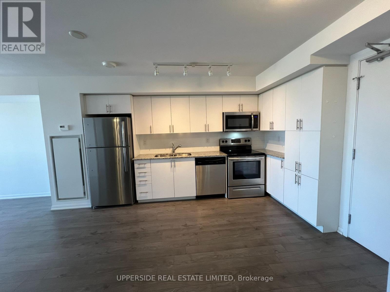 Photo 3 of 1301 3091 Dufferin Street, Toronto ON
