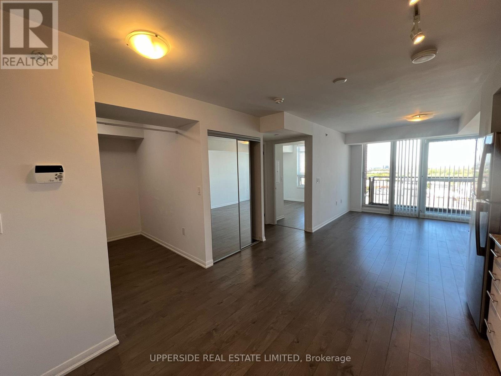 Photo 8 of 1301 3091 Dufferin Street, Toronto ON