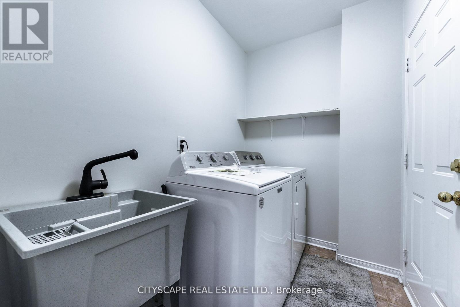 Photo 12 of 3386 Gumwood Road, Mississauga ON