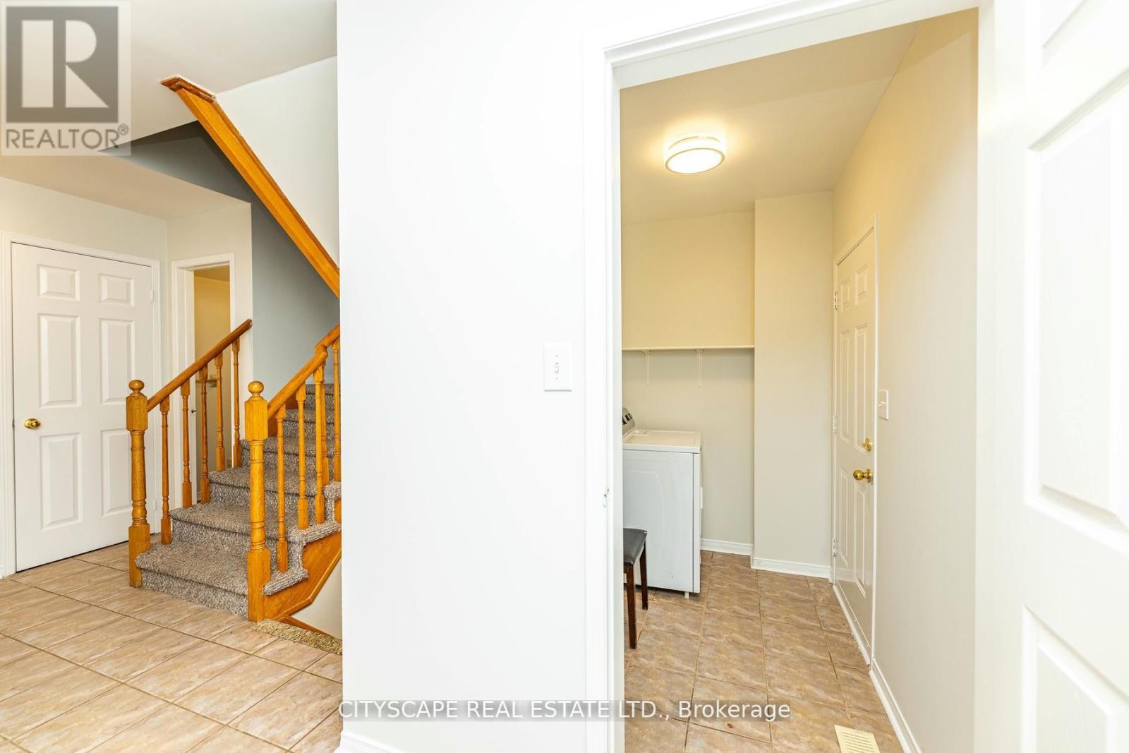 Photo 13 of 3386 Gumwood Road, Mississauga ON