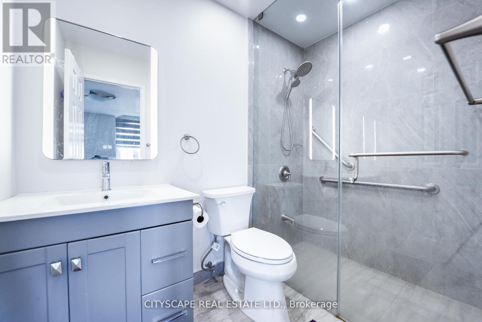 Photo 21 of 3386 Gumwood Road, Mississauga ON