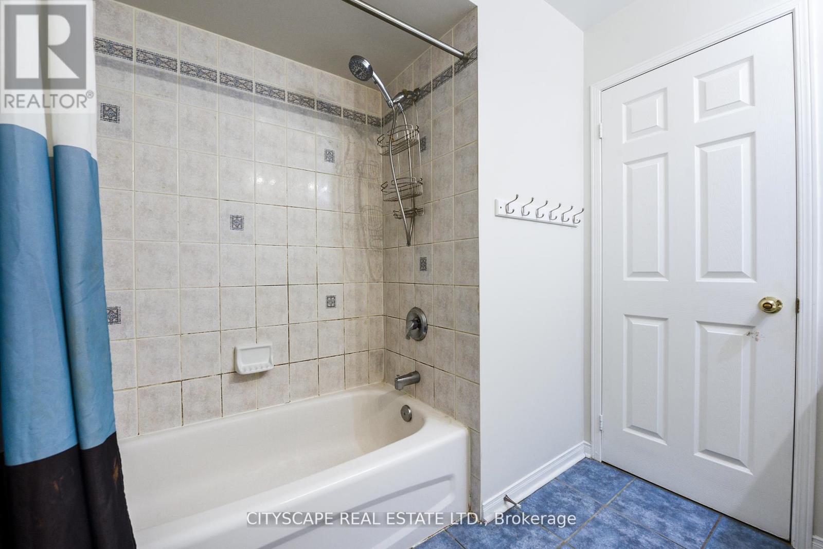 Photo 25 of 3386 Gumwood Road, Mississauga ON