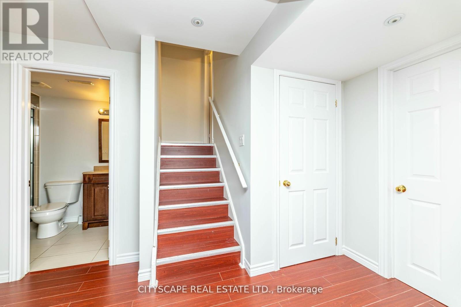 Photo 26 of 3386 Gumwood Road, Mississauga ON