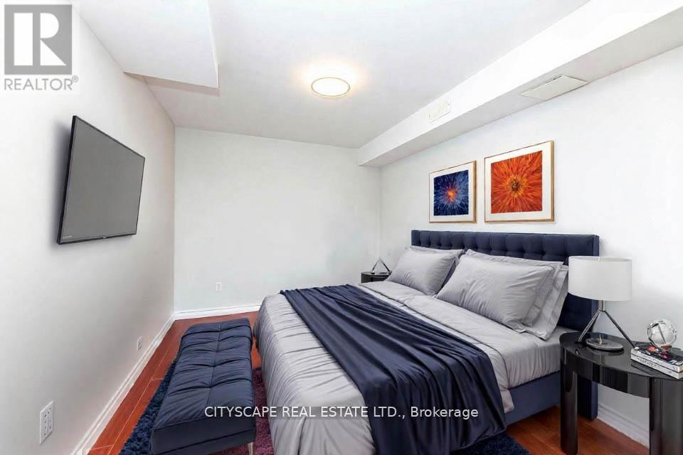 Photo 27 of 3386 Gumwood Road, Mississauga ON