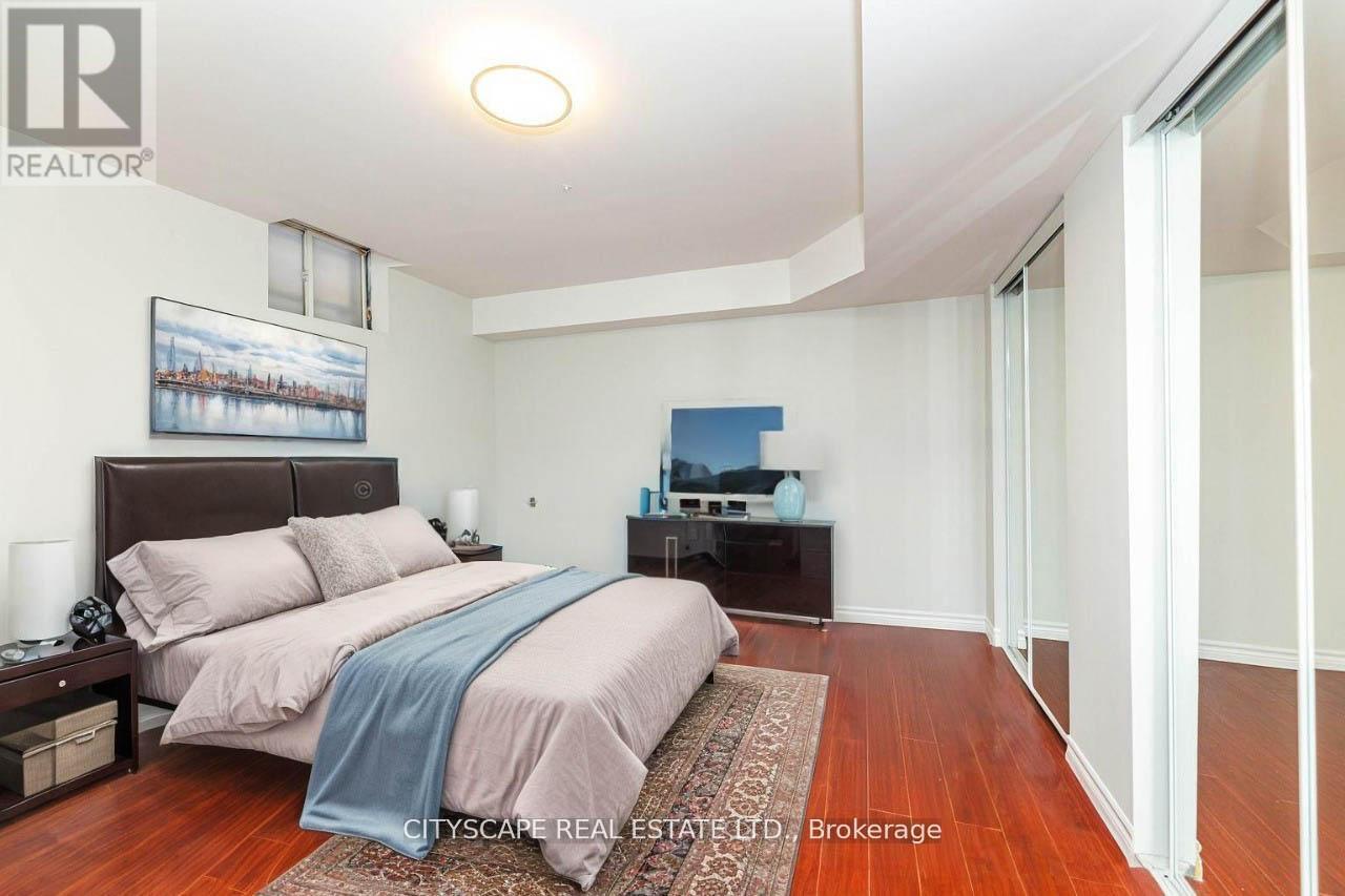Photo 28 of 3386 Gumwood Road, Mississauga ON