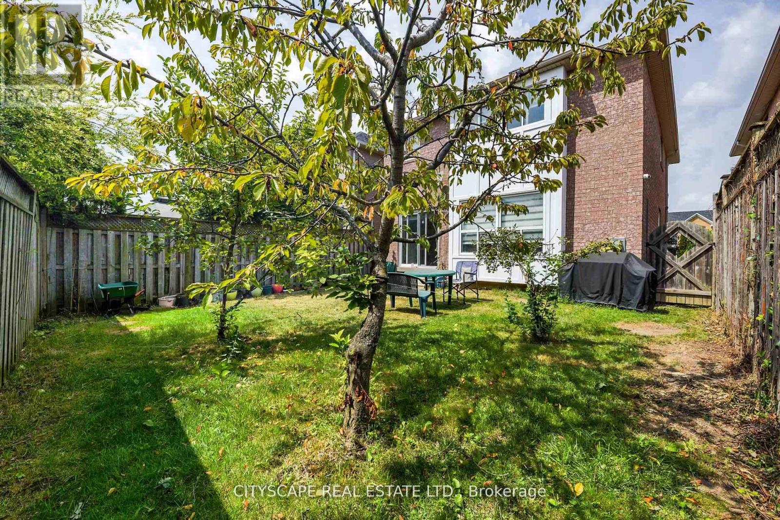 Photo 35 of 3386 Gumwood Road, Mississauga ON