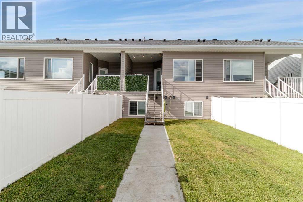 Single Family House Bi-level for Sale in  Ellington Crescent Evergreen Red Deer 