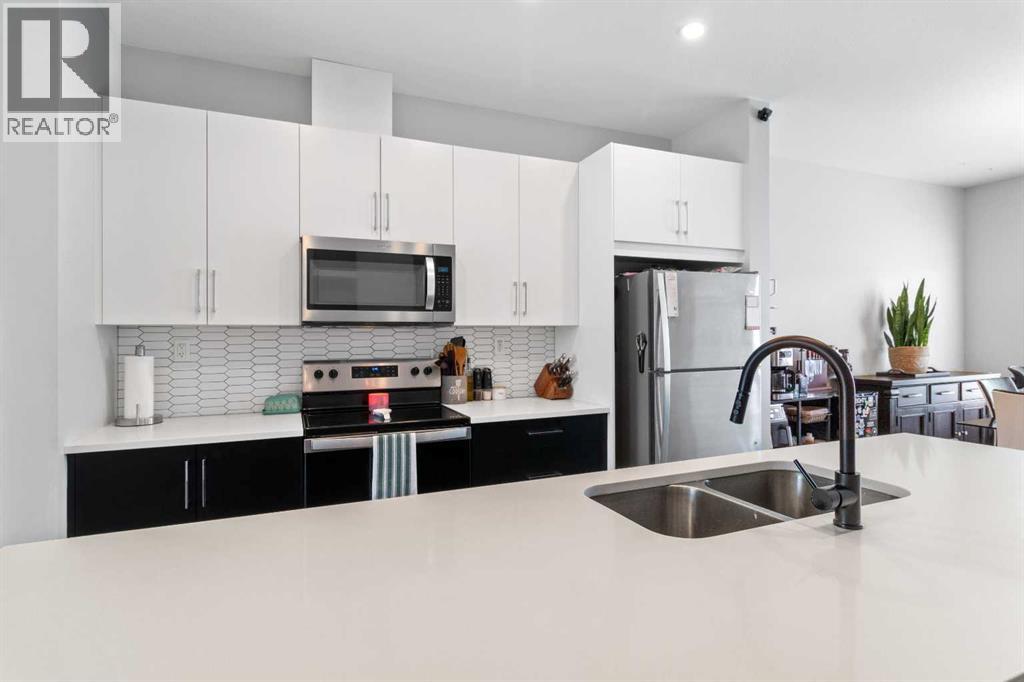 Single Family House Bi-level for Sale in  Ellington Crescent Evergreen Red Deer 