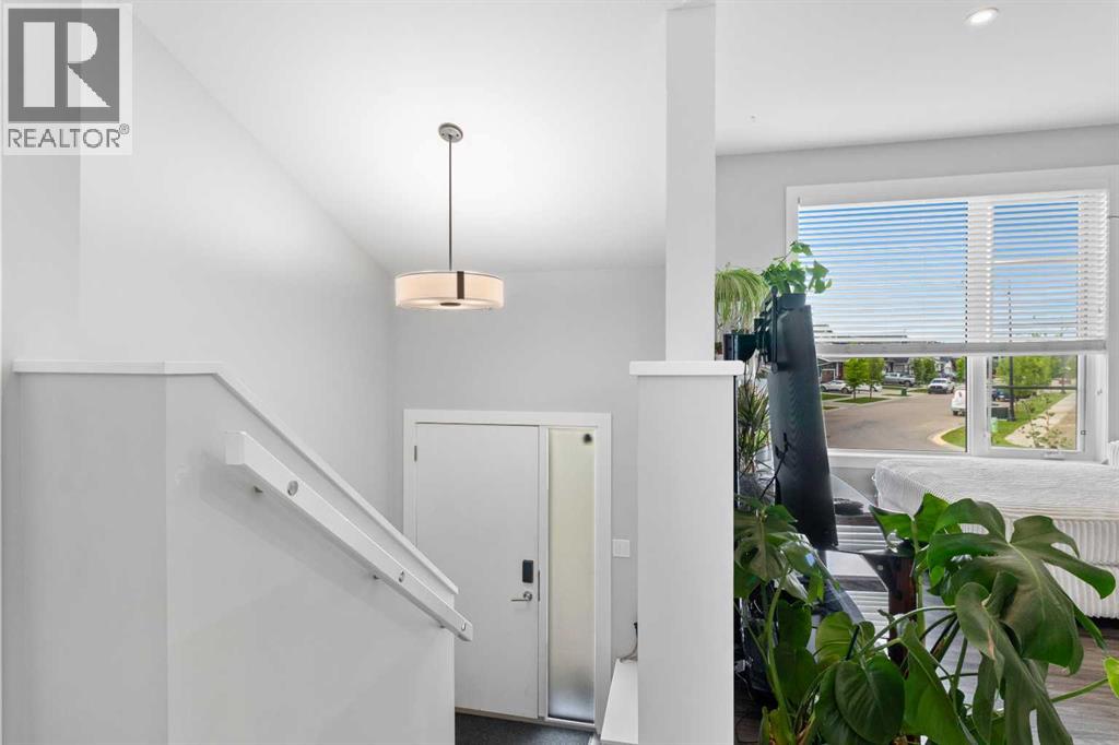 Single Family House Bi-level for Sale in  Ellington Crescent Evergreen Red Deer 