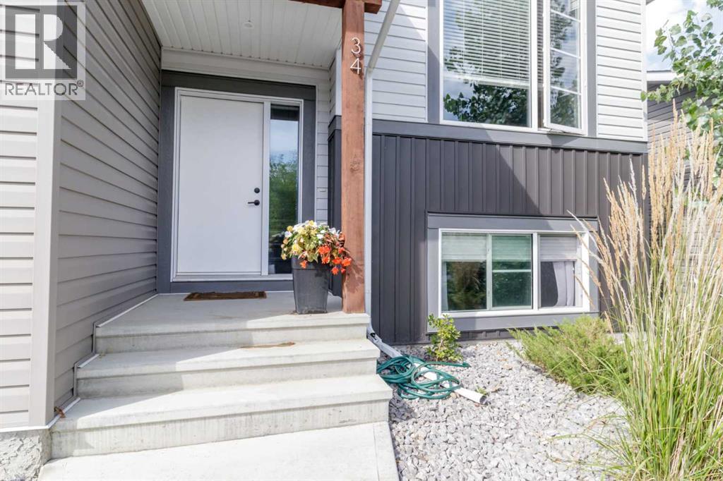 Single Family House Bi-level for Sale in  Evergreen Way Evergreen Red Deer 